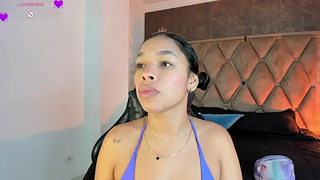 Snapshot of ThaliaHall_1 chatting on June 15, 2026, 11:12 am ThaliaHall 1 online show from June 15, 2026, 11:12 am