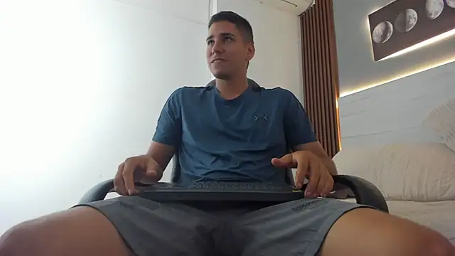 Mauro boy online show from June 11, 2026, 7:34 pm