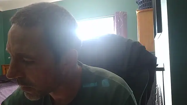Snapshot of BradleyBent chatting on July 16, 2026, 2:23 pm BradleyBent online show from July 16, 2026, 2:23 pm