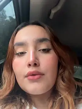 Snapshot of Aleja_lux chatting on May 28, 2026, 10:29 pm Aleja lux online show from May 28, 2026, 10:29 pm