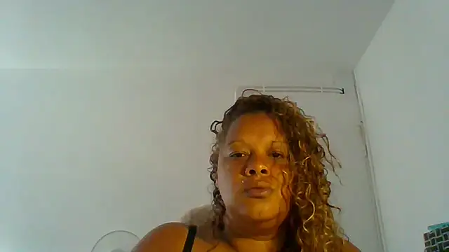 DOMINATRICESANDRA online show from June 1, 2026, 7:54 am