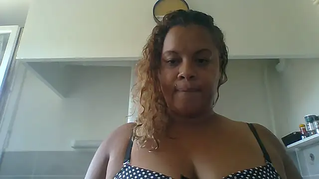 DOMINATRICESANDRA online show from June 27, 2026, 2:23 pm