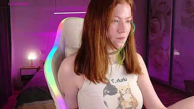 YourGingerCute online show from May 28, 2026, 12:24 pm