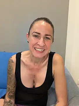 GermanMilfJasmin online show from June 13, 2026, 8:29 pm