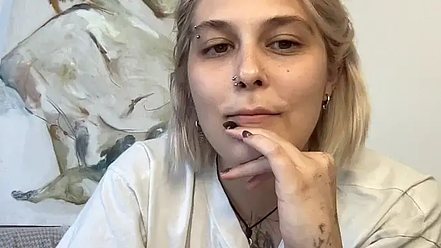 Snapshot of Ella_Bloom chatting on July 3, 2026, 1:06 pm Ella Bloom online show from July 3, 2026, 1:06 pm