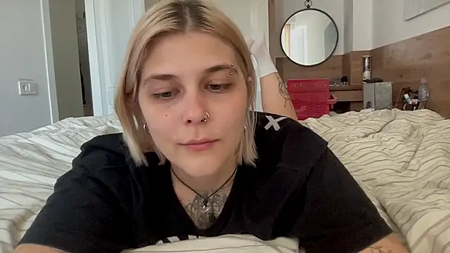 Snapshot of Ella_Bloom chatting on July 11, 2026, 10:07 am Ella Bloom online show from July 11, 2026, 10:07 am