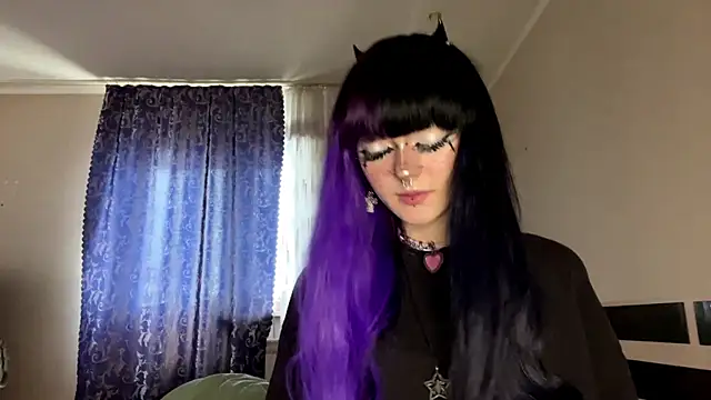 HolyCute online show from June 12, 2026, 3:11 pm