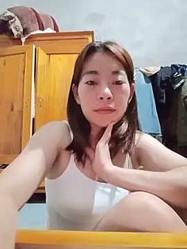 Snapshot of -Trinina- chatting on June 4, 2026, 5:08 pm -Trinina- online show from June 4, 2026, 5:08 pm