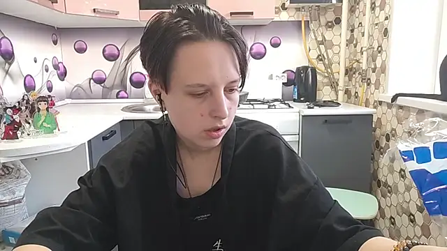 Snapshot of Saranade chatting on June 12, 2026, 5:01 pm Saranade online show from June 12, 2026, 5:01 pm