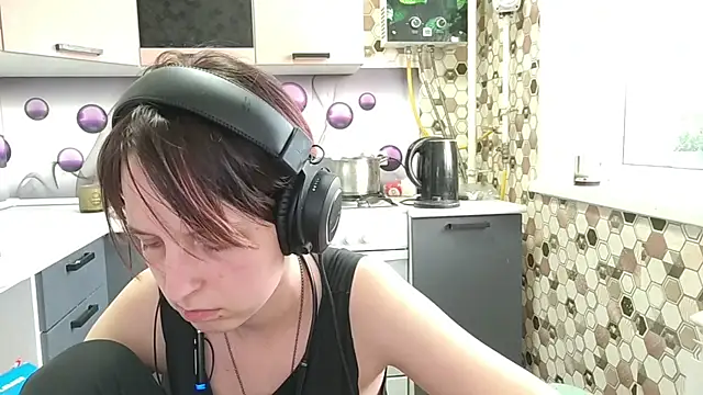 Snapshot of Saranade chatting on June 20, 2026, 5:05 pm Saranade online show from June 20, 2026, 5:05 pm
