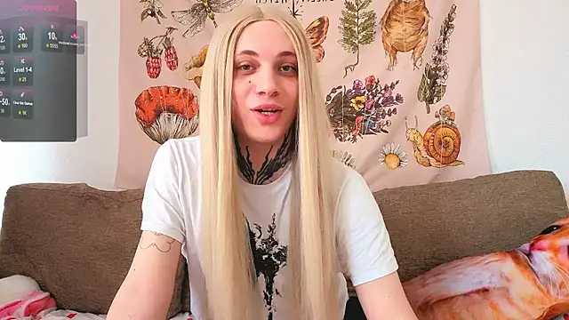 Chloecherry online show from June 19, 2026, 6:18 am