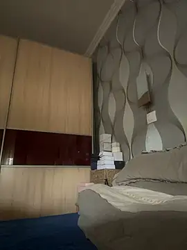 szexicicamica online show from June 1, 2026, 7:21 am