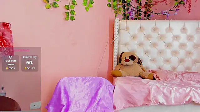valentinee xo online show from June 11, 2026, 4:43 am