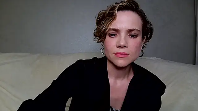 Snapshot of NatalieMoses chatting on July 6, 2026, 7:38 pm NatalieMoses online show from July 6, 2026, 7:38 pm