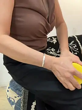 Snapshot of honghong_mother chatting on July 16, 2026, 12:55 pm honghong mother online show from July 16, 2026, 12:55 pm