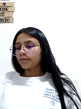 Snapshot of Sofielovee-01 chatting on June 10, 2026, 1:17 am Sofielovee-01 online show from June 10, 2026, 1:17 am