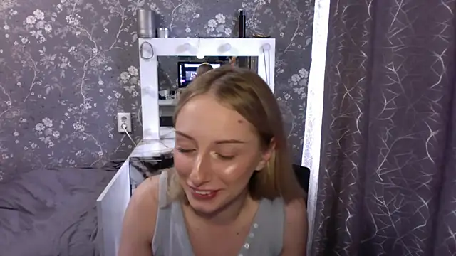 JennaLomeri online show from June 12, 2026, 12:04 pm