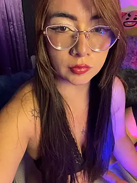 arilynn  online show from June 14, 2026, 4:58 am