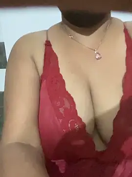 Snapshot of sexyveena chatting on June 10, 2026, 11:42 am sexyveena online show from June 10, 2026, 11:42 am