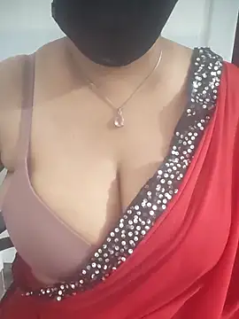 Snapshot of sexyveena chatting on June 12, 2026, 7:57 pm sexyveena online show from June 12, 2026, 7:57 pm