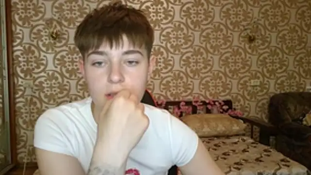 EmyHills online show from July 25, 2026, 6:16 pm