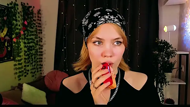 Milena Stasym online show from June 16, 2026, 6:27 am