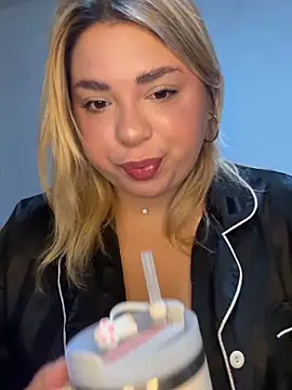cutestsnoww online show from June 4, 2026, 12:33 pm