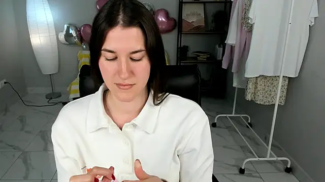 Elizabeth Kim online show from June 1, 2026, 1:24 pm