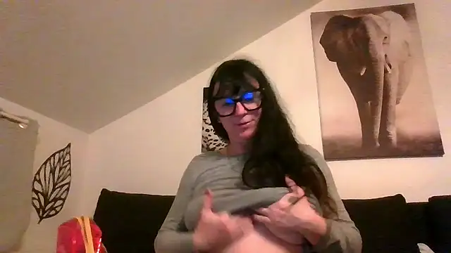 sexujuly88 online show from April 28, 2026, 9:31 pm