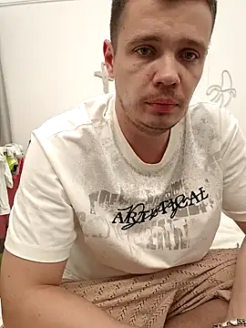 MissAndKiss online show from July 10, 2026, 1:03 pm