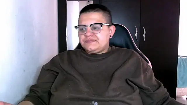 Snapshot of Kristy_rouseXXX chatting on July 16, 2026, 4:24 pm Kristy rouseXXX online show from July 16, 2026, 4:24 pm