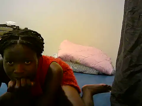 BerryJulie online show from June 4, 2026, 4:24 pm