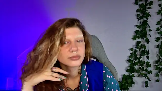 VivienDarkbloom online show from June 2, 2026, 9:22 am