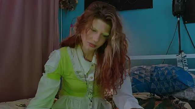 Snapshot of VivienDarkbloom chatting on June 18, 2026, 2:21 pm VivienDarkbloom online show from June 18, 2026, 2:21 pm