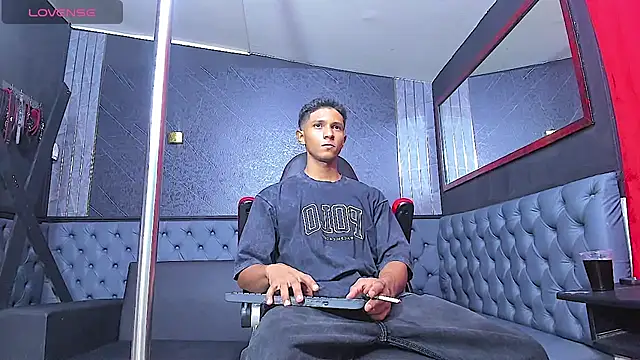 Snapshot of Yoel_Blessed chatting on July 8, 2026, 11:37 am Yoel Blessed online show from July 8, 2026, 11:37 am