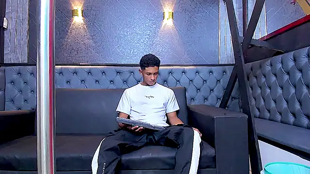 Snapshot of Yoel_Blessed chatting on July 10, 2026, 11:57 am Yoel Blessed online show from July 10, 2026, 11:57 am