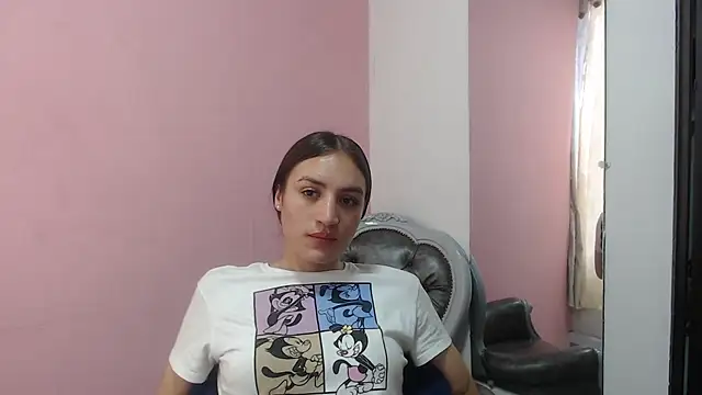 mila sexy69 online show from June 1, 2026, 9:27 pm