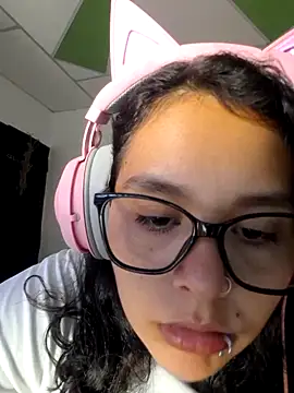 Snapshot of Miss_kittyX chatting on June 17, 2026, 12:02 am Miss kittyX online show from June 17, 2026, 12:02 am