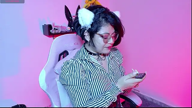 Snapshot of Meow_cat4 chatting on July 11, 2026, 5:48 pm Meow cat4 online show from July 11, 2026, 5:48 pm