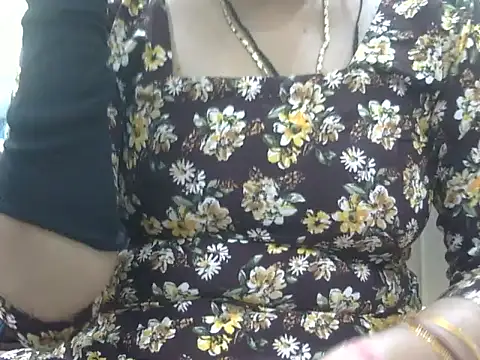 Snapshot of hey_darling_ chatting on July 13, 2026, 7:00 am hey darling online show from July 13, 2026, 7:00 am