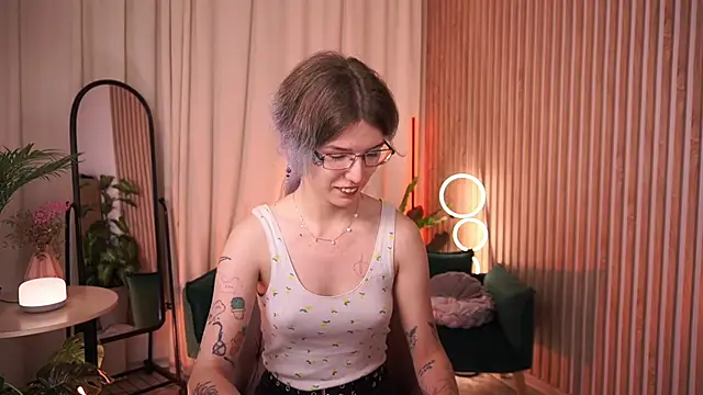 Lain Root online show from July 13, 2026, 5:43 am