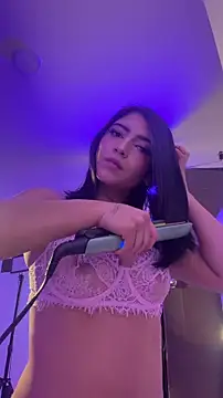 Nicolegh  online show from June 18, 2026, 2:01 am