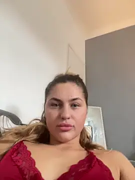 Goldiecherryx online show from June 7, 2026, 5:27 pm