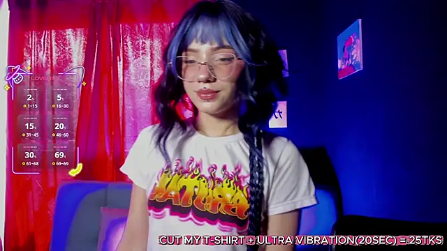 Snapshot of petitemila chatting on June 9, 2026, 6:41 pm petitemila online show from June 9, 2026, 6:41 pm