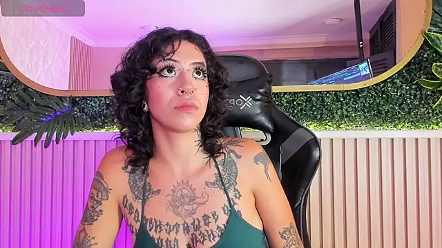 julimonroe  online show from June 11, 2026, 3:15 am