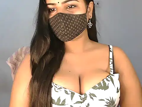Snapshot of Curvy_Deepa chatting on June 24, 2026, 6:18 pm Curvy Deepa online show from June 24, 2026, 6:18 pm