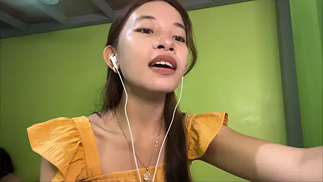 Snapshot of CharisseQuall chatting on June 10, 2026, 2:45 am CharisseQuall online show from June 10, 2026, 2:45 am