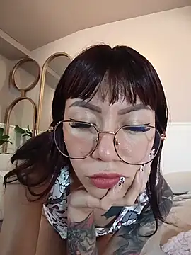 youbabydemon online show from June 25, 2026, 4:01 am