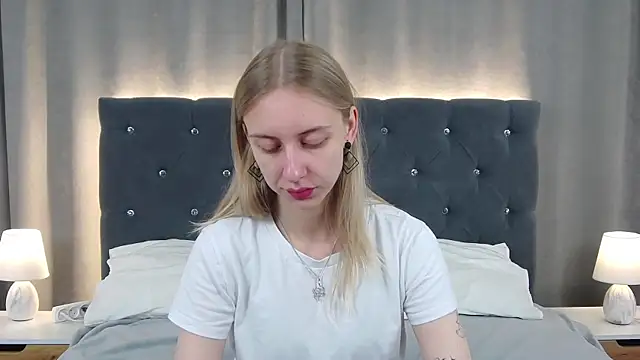 LirienVexx online show from June 24, 2026, 4:11 am