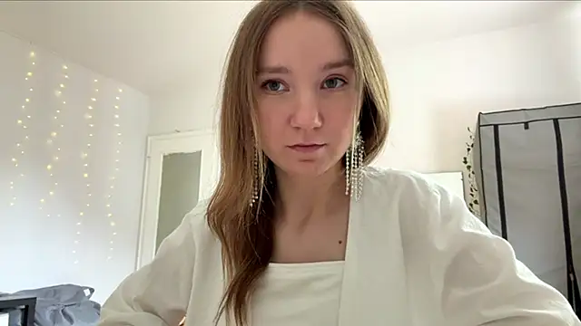 Snapshot of smalllisa chatting on June 6, 2026, 2:11 pm smalllisa online show from June 6, 2026, 2:11 pm